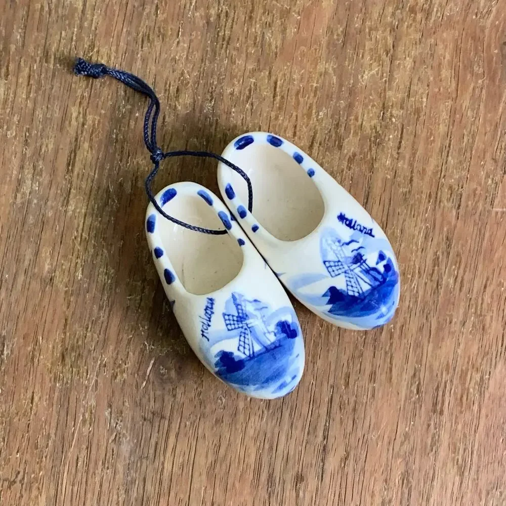 Holland Souvenir Miniature 2” Porcelain Dutch‎ Shoes Blue & White hand painted